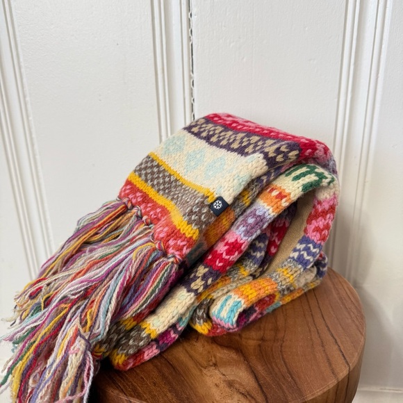 Vintage GAP 100% Wool Multicolor Patterned Fringe Throw Scarf - Picture 2 of 7